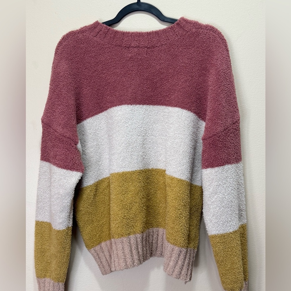 TxS Color Block Sweater - Picture 4 of 4